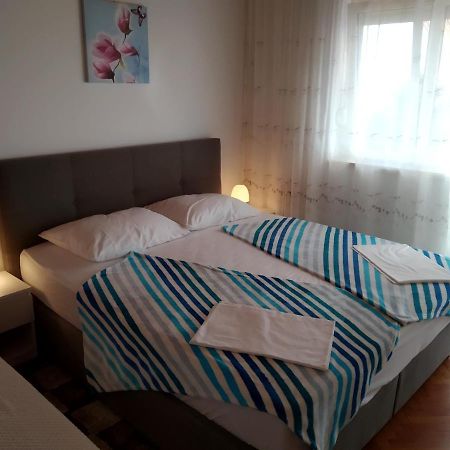 Ferienwohnung Ines Novi Vinodolski Exterior foto